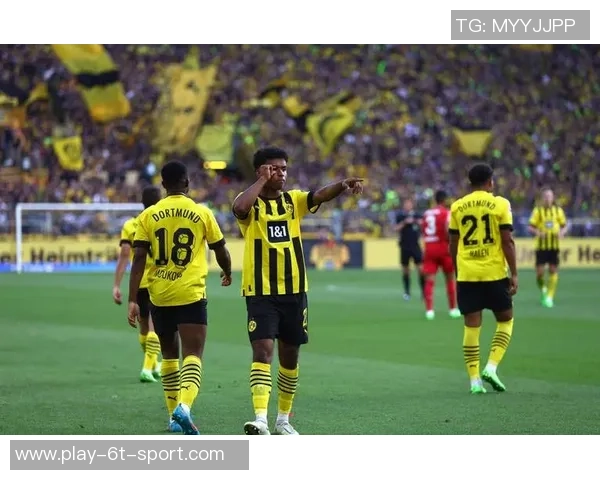 公交司机穿利物浦球衣遭切尔西球迷围攻后被解雇引发热议